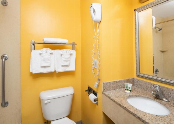 Fallbrook Country Inn image 19