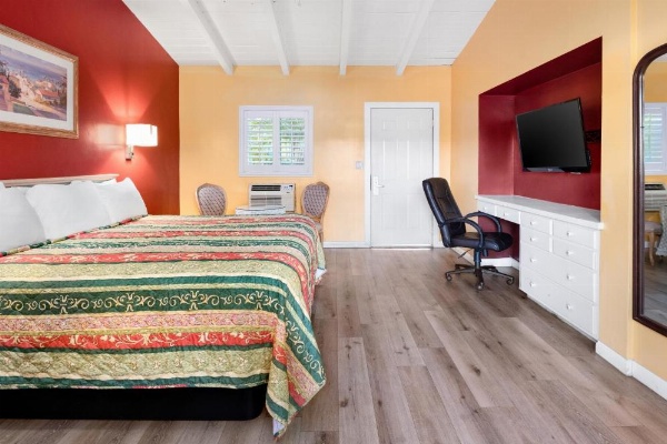 Fallbrook Country Inn image 23