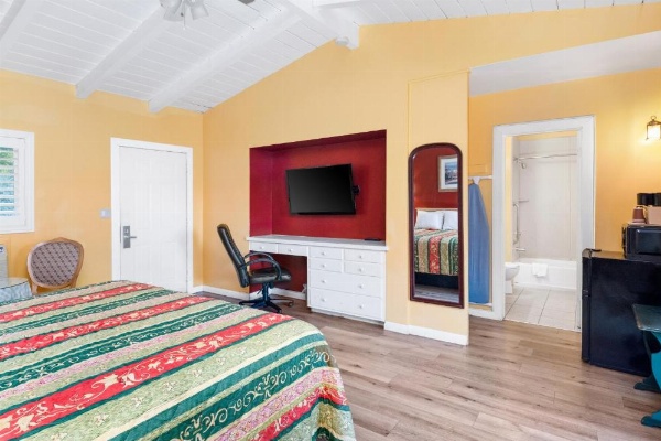 Fallbrook Country Inn image 35